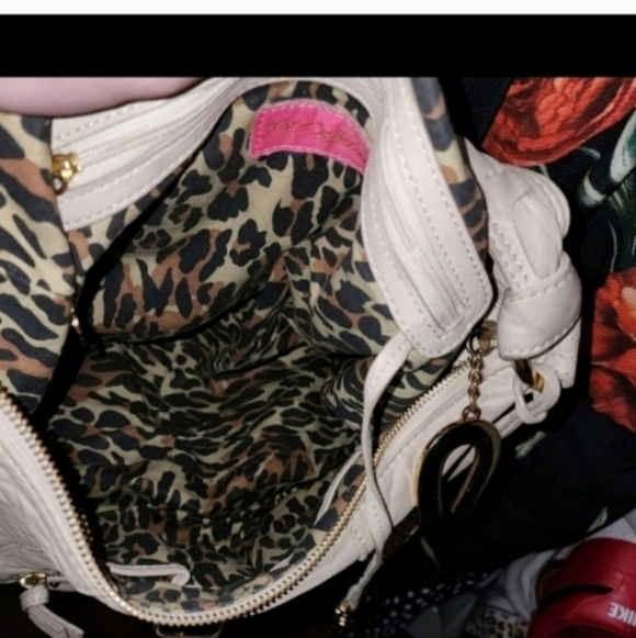 🍁🍂Vintage Betsey johnson cream leather bag - Picture 4 of 8